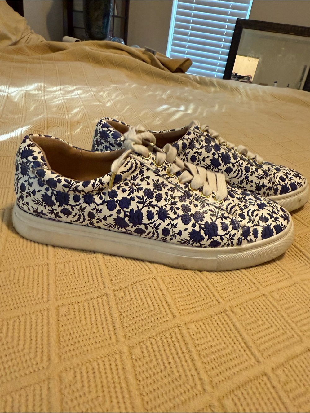 Loft Women’s Floral Low-Top Sneakers in Blue and White